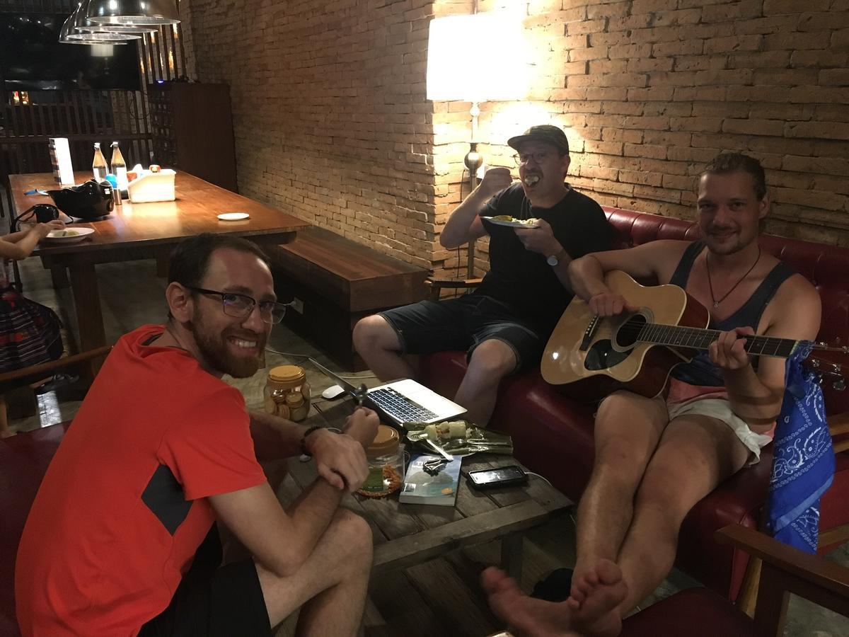 Suneta Hostel Chiangmai Csiangmaj Kültér fotó
