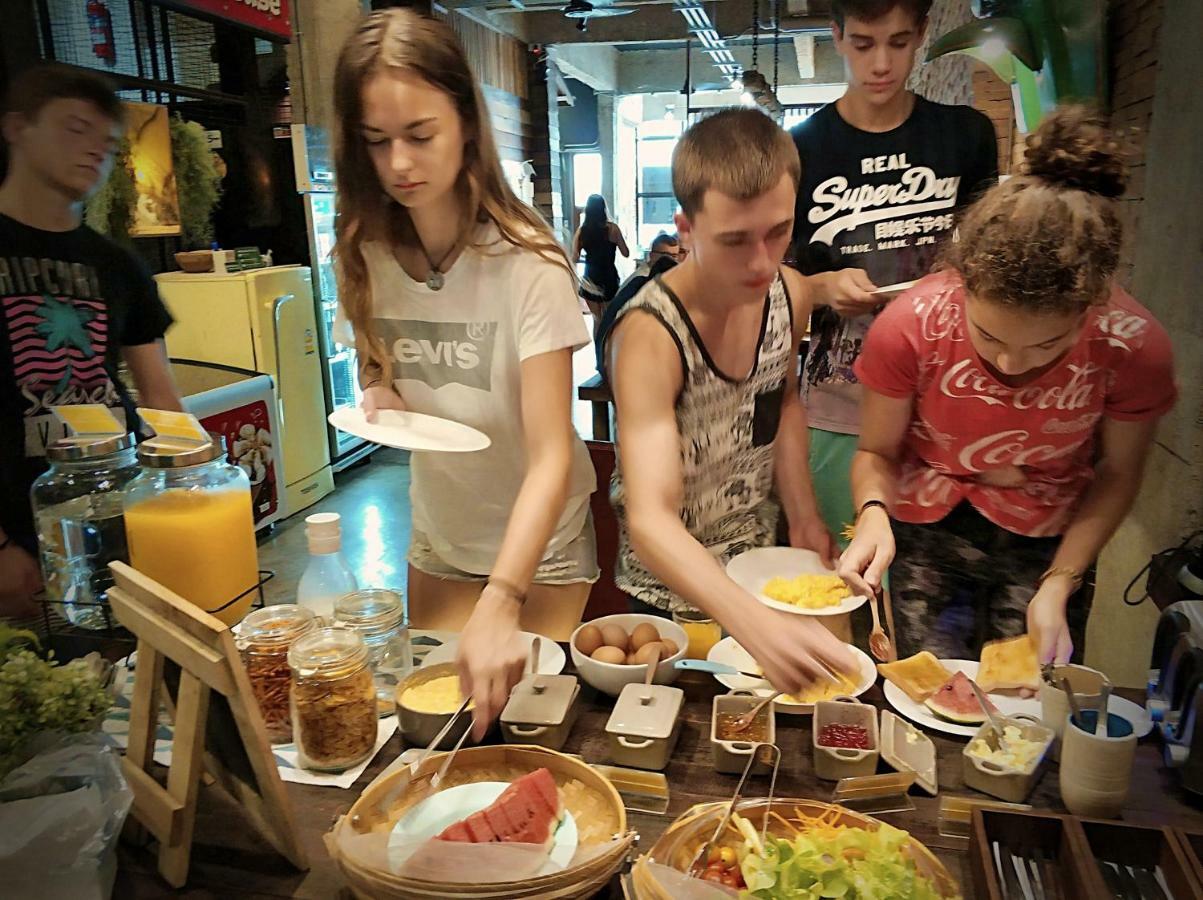 Suneta Hostel Chiangmai Csiangmaj Kültér fotó